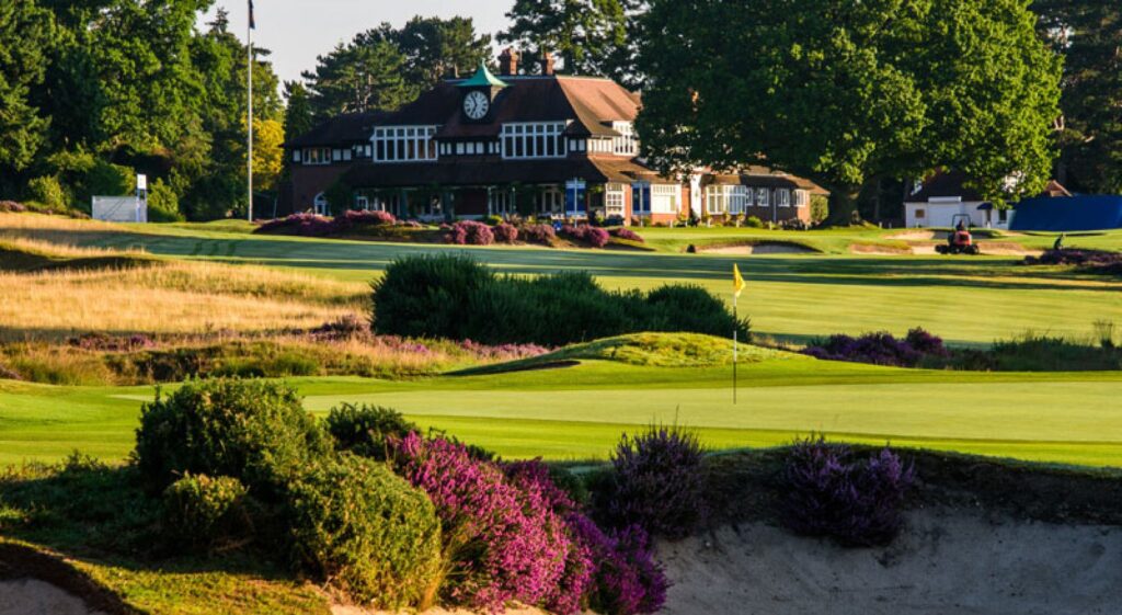 Heather in front of the clubhouse at Sunningdale, home of Willie Park Jr’s Old Course
